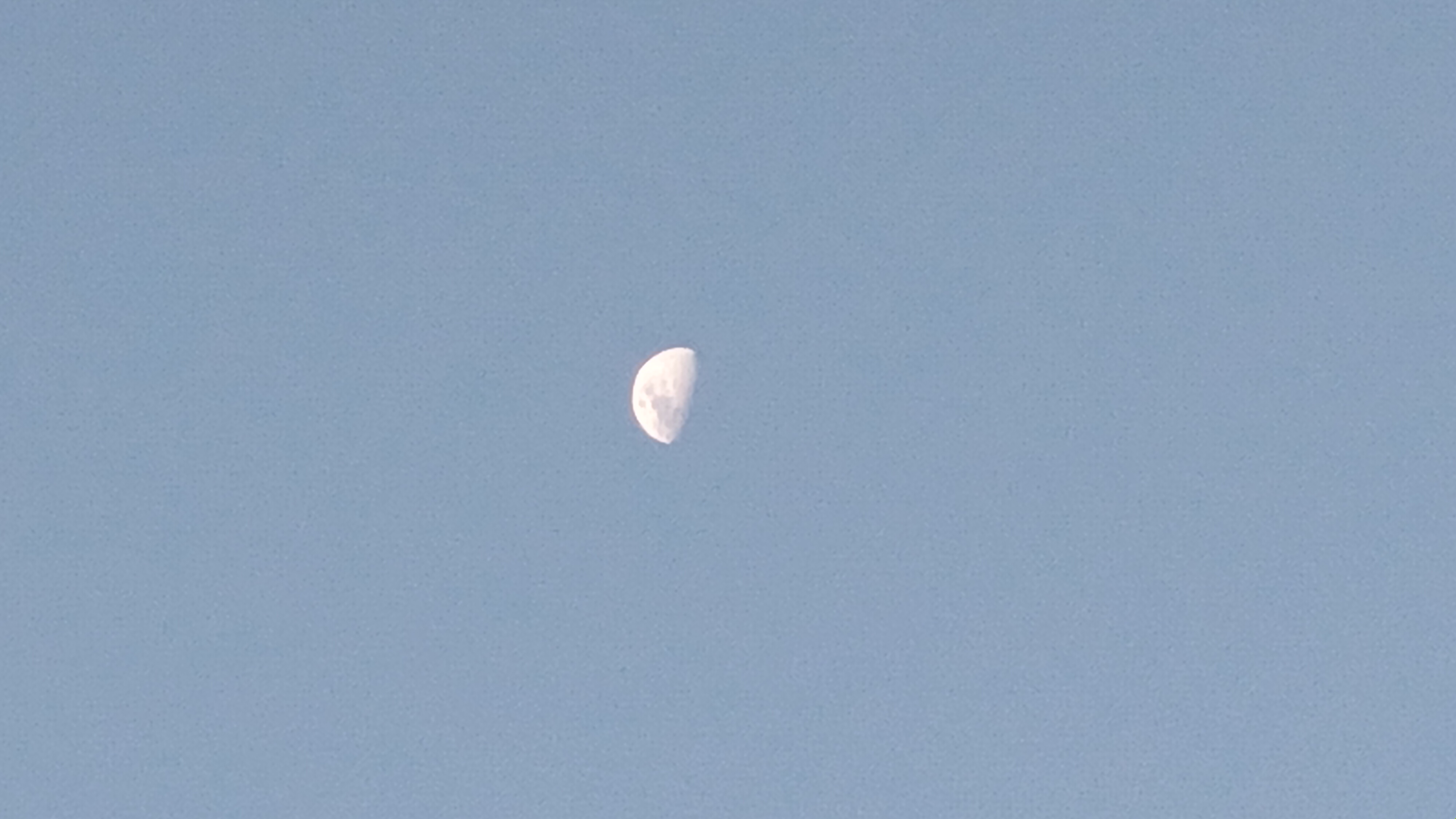 Photo moon.jpg